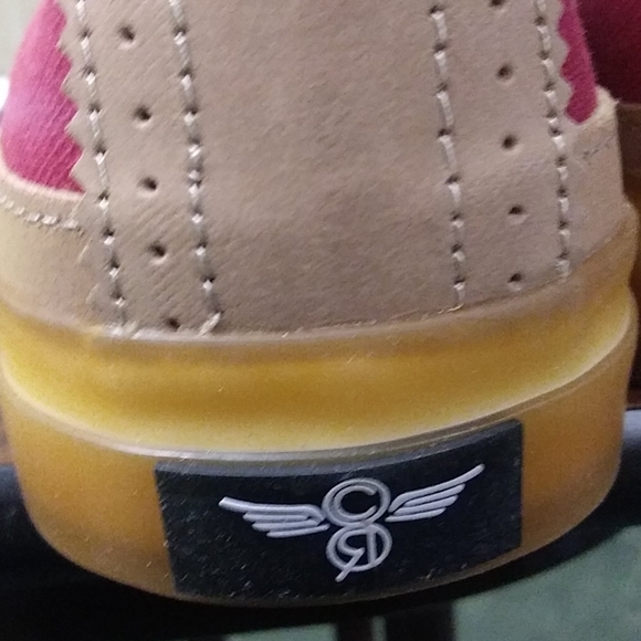 Creation Recreation Tennis Shoes - Picture 6 of 9